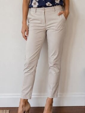 Women's Capri Pants in Light Beige size 14